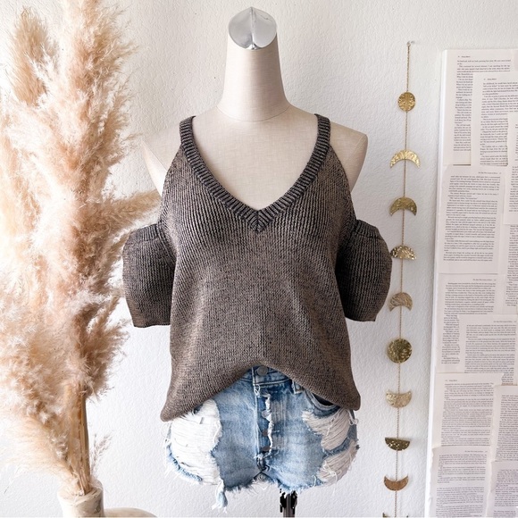 SPLENDID Surrey Marl Cold Shoulder Wool Knit V Neck Top - Picture 4 of 14